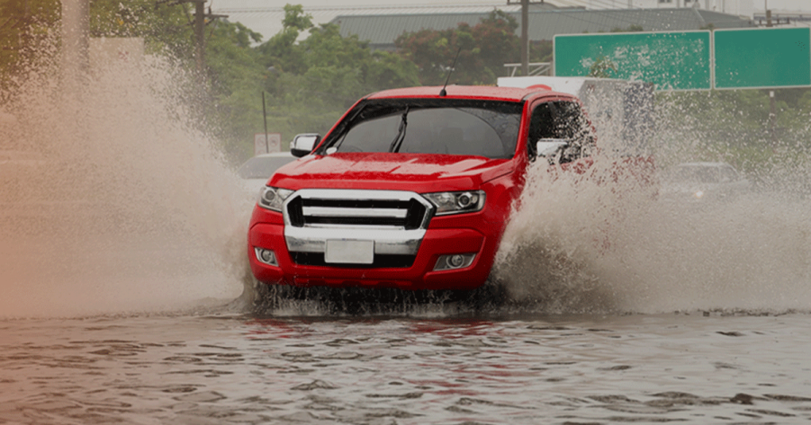 Mobil saat banjir